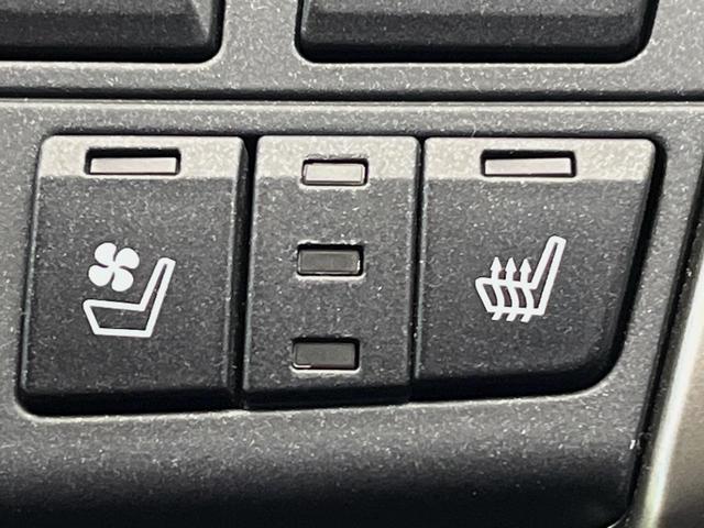 NX NX300h Fスポーツ 4WD パノラマルーフ 純正ナビ バックカメラ 衝突被害軽減システム シートベンチレーション ステアリングヒーター レーダークルーズ 禁煙車 電動リアゲート コーナーセンサー ETC パワーシート(6枚目)