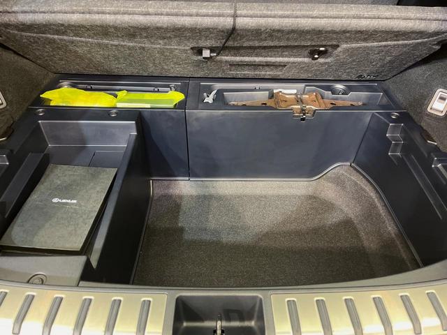 NX NX300h Fスポーツ 4WD パノラマルーフ 純正ナビ バックカメラ 衝突被害軽減システム シートベンチレーション ステアリングヒーター レーダークルーズ 禁煙車 電動リアゲート コーナーセンサー ETC パワーシート(54枚目)