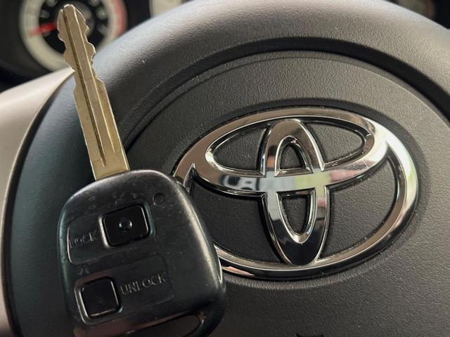 FJクルーザー ベースグレード 4WD バックカメラ 禁煙車 コーナーセンサー ETC 純正17インチアルミ CD DVD再生 地デジ(8枚目)