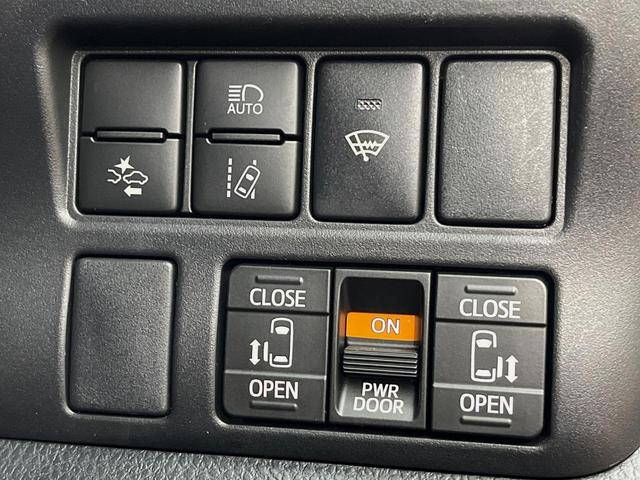 ヴォクシー ＺＳ　煌　４ＷＤ　後席モニター　寒冷地仕様　１０型ＳＤナビ　クルーズコントロール　衝突被害軽減システム　禁煙車　ＥＴＣ　ＬＥＤヘッド　純正１６インチアルミ　オートハイビーム（5枚目）