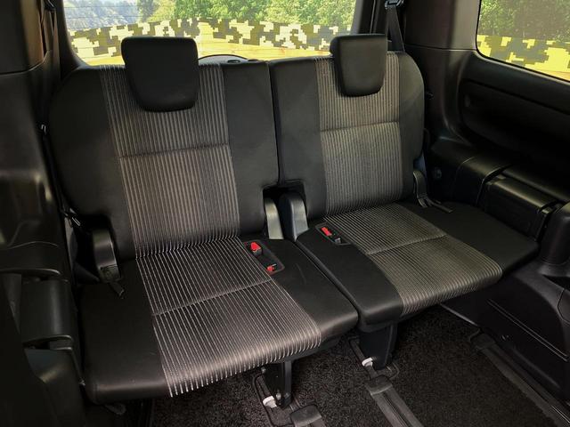 ヴォクシー ＺＳ　煌　４ＷＤ　後席モニター　寒冷地仕様　１０型ＳＤナビ　クルーズコントロール　衝突被害軽減システム　禁煙車　ＥＴＣ　ＬＥＤヘッド　純正１６インチアルミ　オートハイビーム（11枚目）