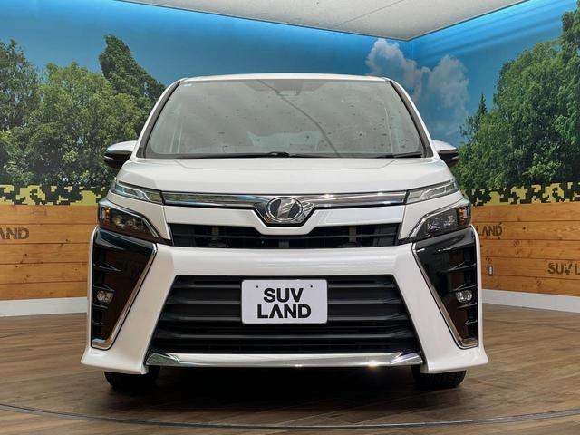 ヴォクシー ＺＳ　煌　４ＷＤ　後席モニター　寒冷地仕様　１０型ＳＤナビ　クルーズコントロール　衝突被害軽減システム　禁煙車　ＥＴＣ　ＬＥＤヘッド　純正１６インチアルミ　オートハイビーム（15枚目）