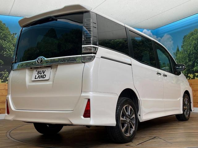 ヴォクシー ＺＳ　煌　４ＷＤ　後席モニター　寒冷地仕様　１０型ＳＤナビ　クルーズコントロール　衝突被害軽減システム　禁煙車　ＥＴＣ　ＬＥＤヘッド　純正１６インチアルミ　オートハイビーム（18枚目）