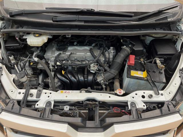 ヴォクシー ＺＳ　煌　４ＷＤ　後席モニター　寒冷地仕様　１０型ＳＤナビ　クルーズコントロール　衝突被害軽減システム　禁煙車　ＥＴＣ　ＬＥＤヘッド　純正１６インチアルミ　オートハイビーム（19枚目）