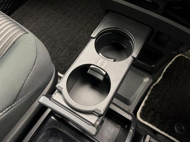 ヴォクシー ＺＳ　煌　４ＷＤ　後席モニター　寒冷地仕様　１０型ＳＤナビ　クルーズコントロール　衝突被害軽減システム　禁煙車　ＥＴＣ　ＬＥＤヘッド　純正１６インチアルミ　オートハイビーム（59枚目）