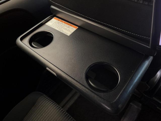 ヴォクシー ＺＳ　煌　４ＷＤ　後席モニター　寒冷地仕様　１０型ＳＤナビ　クルーズコントロール　衝突被害軽減システム　禁煙車　ＥＴＣ　ＬＥＤヘッド　純正１６インチアルミ　オートハイビーム（61枚目）