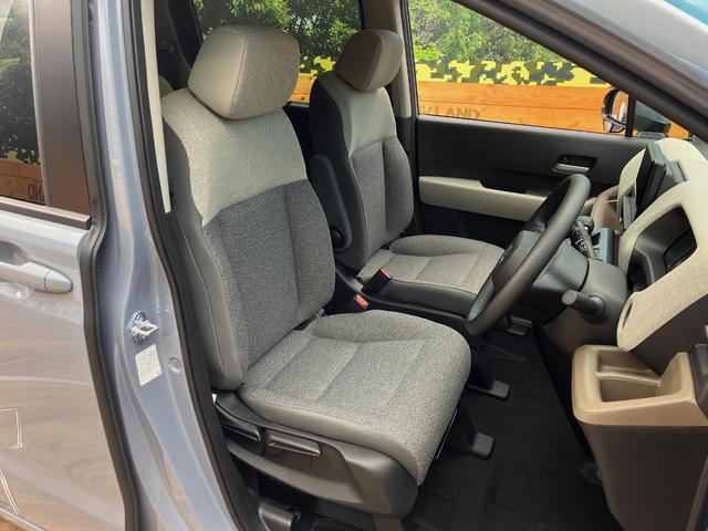 フリード エアー　４ＷＤ　登録済み未使用車　純正ディスプレイオーディオ　両側電動スライドドア　ホンダセンシング　レーダークルーズコントロール　前席シートヒーター　寒冷地仕様　ＬＥＤヘッドライト（9枚目）