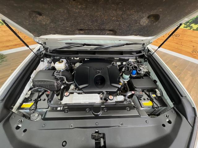 ランドクルーザープラド ＴＸ　Ｌパッケージ　マットブラックエディション　禁煙車　ディーゼル　７人乗り　寒冷地仕様　サンルーフ　全周囲カメラ　９型ディスプレイオーディオ　ルーフレール　黒革シート　ＥＴＣ　シートベンチレーション　レーダークルーズコントロール　セーフティセンス（19枚目）