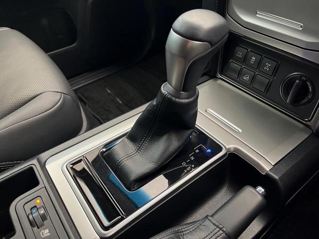 ランドクルーザープラド ＴＸ　Ｌパッケージ　マットブラックエディション　禁煙車　ディーゼル　７人乗り　寒冷地仕様　サンルーフ　全周囲カメラ　９型ディスプレイオーディオ　ルーフレール　黒革シート　ＥＴＣ　シートベンチレーション　レーダークルーズコントロール　セーフティセンス（26枚目）