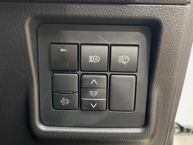 ランドクルーザープラド ＴＸ　Ｌパッケージ　マットブラックエディション　禁煙車　ディーゼル　７人乗り　寒冷地仕様　サンルーフ　全周囲カメラ　９型ディスプレイオーディオ　ルーフレール　黒革シート　ＥＴＣ　シートベンチレーション　レーダークルーズコントロール　セーフティセンス（30枚目）