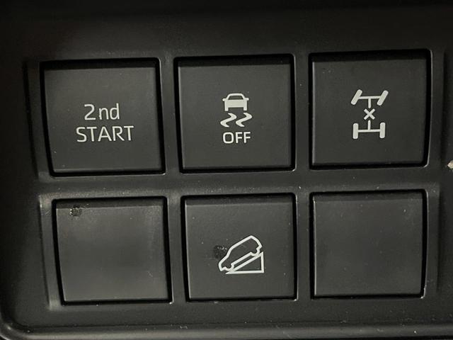 ランドクルーザープラド ＴＸ　Ｌパッケージ　マットブラックエディション　禁煙車　ディーゼル　７人乗り　寒冷地仕様　サンルーフ　全周囲カメラ　９型ディスプレイオーディオ　ルーフレール　黒革シート　ＥＴＣ　シートベンチレーション　レーダークルーズコントロール　セーフティセンス（31枚目）