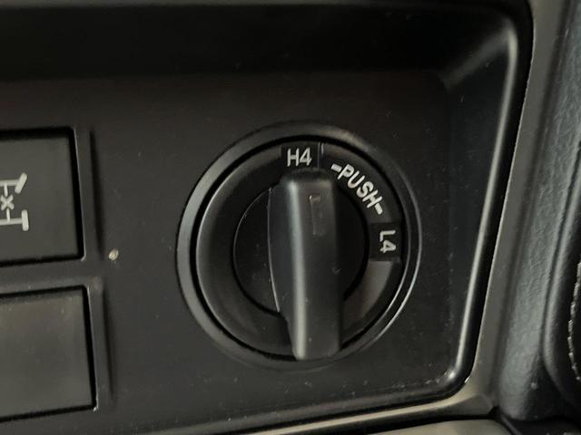 ランドクルーザープラド ＴＸ　Ｌパッケージ　マットブラックエディション　禁煙車　ディーゼル　７人乗り　寒冷地仕様　サンルーフ　全周囲カメラ　９型ディスプレイオーディオ　ルーフレール　黒革シート　ＥＴＣ　シートベンチレーション　レーダークルーズコントロール　セーフティセンス（33枚目）