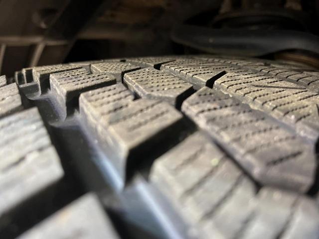 ランドクルーザープラド ＴＸ　Ｌパッケージ　マットブラックエディション　禁煙車　ディーゼル　７人乗り　寒冷地仕様　サンルーフ　全周囲カメラ　９型ディスプレイオーディオ　ルーフレール　黒革シート　ＥＴＣ　シートベンチレーション　レーダークルーズコントロール　セーフティセンス（78枚目）