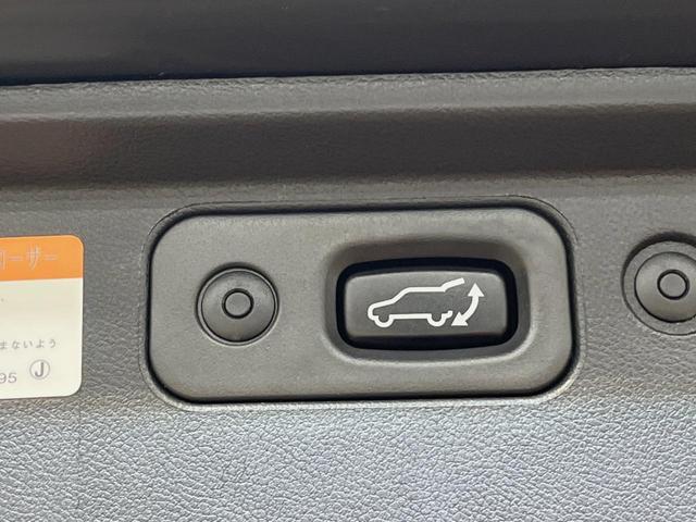 デリカＤ：５ Ｐ　７人乗　後席モニター　１０型純正ナビ　全周囲カメラ　パワーバックドア　パワーシート　シートヒーター　両側電動ドア　禁煙車　ＬＥＤヘッドライト　衝突軽減装置　ＥＴＣ　左右独立オートエアコン　オートライト（6枚目）