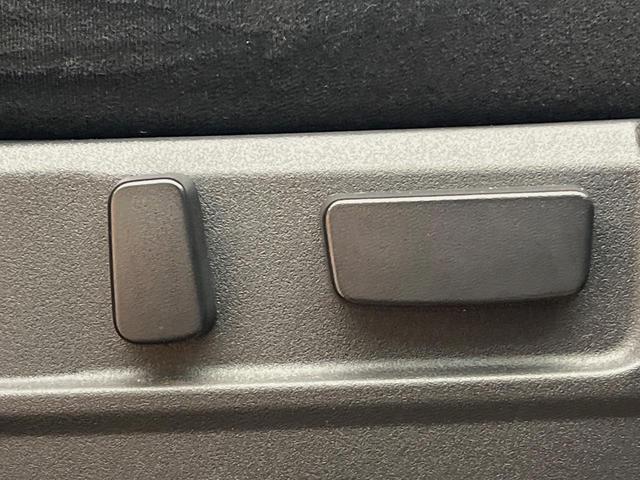 デリカＤ：５ Ｐ　７人乗　後席モニター　１０型純正ナビ　全周囲カメラ　パワーバックドア　パワーシート　シートヒーター　両側電動ドア　禁煙車　ＬＥＤヘッドライト　衝突軽減装置　ＥＴＣ　左右独立オートエアコン　オートライト（8枚目）