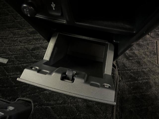 デリカＤ：５ Ｐ　７人乗　後席モニター　１０型純正ナビ　全周囲カメラ　パワーバックドア　パワーシート　シートヒーター　両側電動ドア　禁煙車　ＬＥＤヘッドライト　衝突軽減装置　ＥＴＣ　左右独立オートエアコン　オートライト（45枚目）