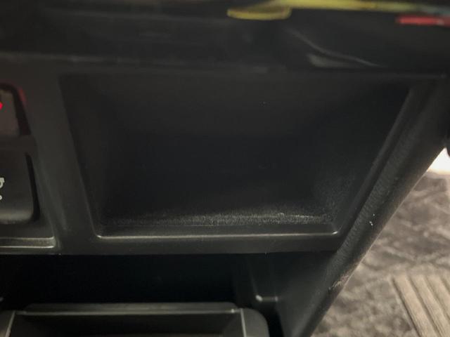 デリカＤ：５ Ｐ　７人乗　後席モニター　１０型純正ナビ　全周囲カメラ　パワーバックドア　パワーシート　シートヒーター　両側電動ドア　禁煙車　ＬＥＤヘッドライト　衝突軽減装置　ＥＴＣ　左右独立オートエアコン　オートライト（46枚目）