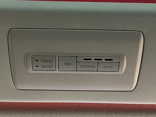 デリカＤ：５ Ｐ　７人乗　後席モニター　１０型純正ナビ　全周囲カメラ　パワーバックドア　パワーシート　シートヒーター　両側電動ドア　禁煙車　ＬＥＤヘッドライト　衝突軽減装置　ＥＴＣ　左右独立オートエアコン　オートライト（49枚目）