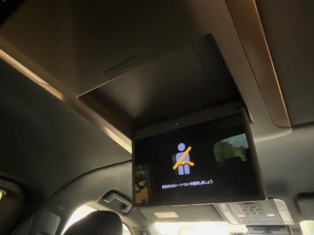 アルファードハイブリッド Ｚ　４ＷＤ　１４型ディスプレイオーディオ　１３．２有機ＥＬ後席モニター　全周囲カメラ　シートベンチレーション　デジタルインナーミラー　パワーシート　両側電動ドア　禁煙車　ブラインドスポットモニター（5枚目）