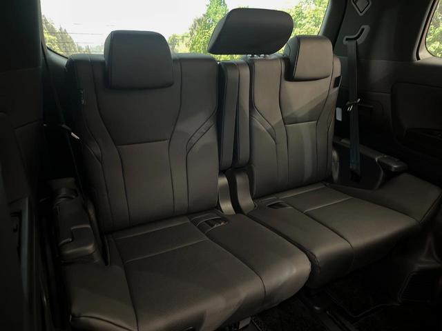 アルファードハイブリッド Ｚ　４ＷＤ　１４型ディスプレイオーディオ　１３．２有機ＥＬ後席モニター　全周囲カメラ　シートベンチレーション　デジタルインナーミラー　パワーシート　両側電動ドア　禁煙車　ブラインドスポットモニター（12枚目）