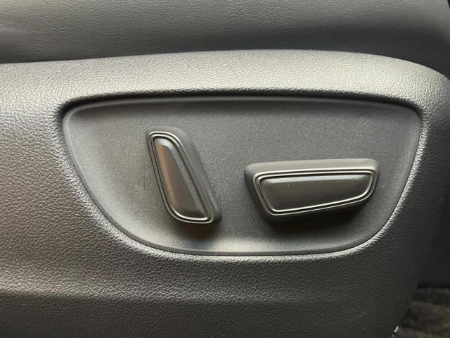 アルファードハイブリッド Ｚ　４ＷＤ　１４型ディスプレイオーディオ　１３．２有機ＥＬ後席モニター　全周囲カメラ　シートベンチレーション　デジタルインナーミラー　パワーシート　両側電動ドア　禁煙車　ブラインドスポットモニター（30枚目）