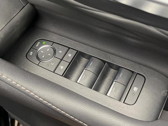 アルファードハイブリッド Ｚ　４ＷＤ　１４型ディスプレイオーディオ　１３．２有機ＥＬ後席モニター　全周囲カメラ　シートベンチレーション　デジタルインナーミラー　パワーシート　両側電動ドア　禁煙車　ブラインドスポットモニター（31枚目）