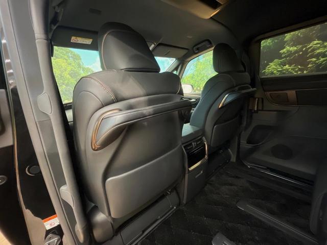 アルファードハイブリッド Ｚ　４ＷＤ　１４型ディスプレイオーディオ　１３．２有機ＥＬ後席モニター　全周囲カメラ　シートベンチレーション　デジタルインナーミラー　パワーシート　両側電動ドア　禁煙車　ブラインドスポットモニター（65枚目）