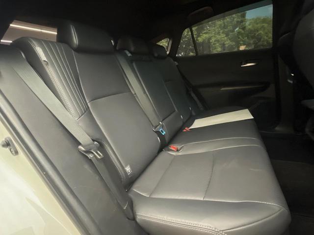 ハリアーハイブリッド Ｚ　レザーパッケージ　４ＷＤ　モデリスタフルエアロ　ガラスルーフ　１２．３インチディスプレイオーディオ　　全周囲カメラ　ＪＢＬサウンド　寒冷地仕様　衝突被害軽減システム　禁煙車　電動リアゲート　前席シートエアコン（11枚目）