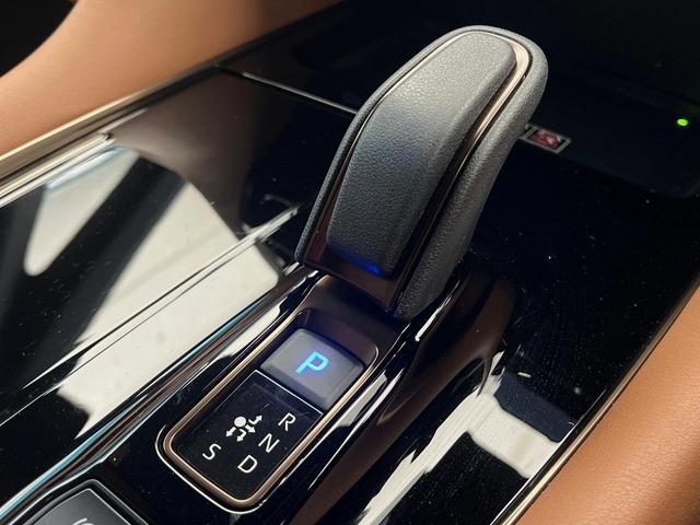 ヴェルファイアハイブリッド Ｚ　プレミア　４ＷＤ　左右独立ムーンルーフ　１３．２インチ後席モニター　ブラウン内装　１４インチディスプレイオーディオ　禁煙車　レーダークルーズコントロール　デジタルインナーミラー　両側電動ドア　ＥＴＣ（28枚目）