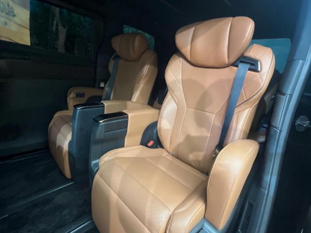 ヴェルファイアハイブリッド Ｚ　プレミア　４ＷＤ　左右独立ムーンルーフ　１３．２インチ後席モニター　ブラウン内装　１４インチディスプレイオーディオ　禁煙車　レーダークルーズコントロール　デジタルインナーミラー　両側電動ドア　ＥＴＣ（43枚目）