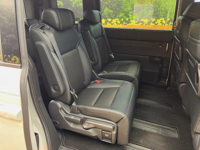 ステップワゴン スパーダ 4WD SDナビ 両側電動スライドドア シートヒーター リヤオートエアコン 衝突被害軽減装置 レーダークルーズコントロール ブラインドスポットモニター パワーバックドア バックカメラ(11枚目)