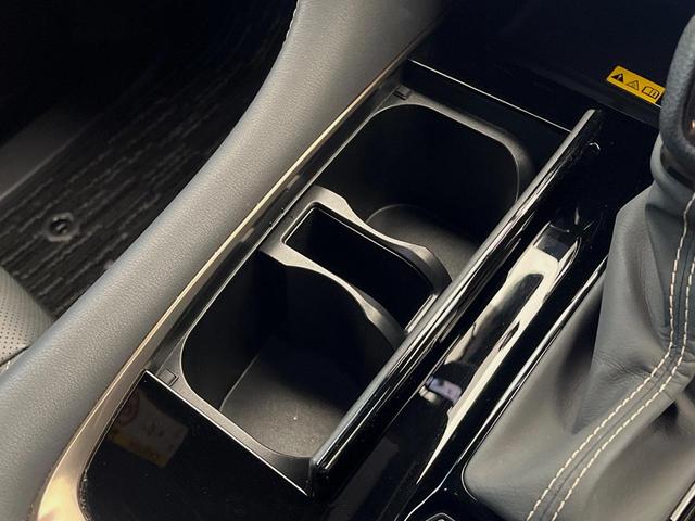 アルファードハイブリッド Ｚ　４ＷＤ　モデリスタエアロ　１３．２型有機ＥＬフリップダウン　１４インチディスプレイオーディオ　両側電動ドア　後席モニター　全周囲カメラ　衝突被害軽減システム　レーダークルーズ　禁煙車　電動リアゲート（56枚目）