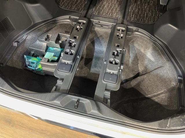 アルファードハイブリッド Ｚ　４ＷＤ　モデリスタエアロ　１３．２型有機ＥＬフリップダウン　１４インチディスプレイオーディオ　両側電動ドア　後席モニター　全周囲カメラ　衝突被害軽減システム　レーダークルーズ　禁煙車　電動リアゲート（58枚目）