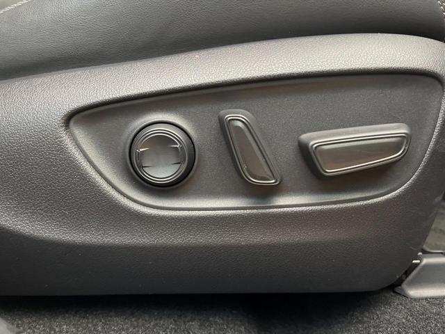 ＲＡＶ４ ハイブリッドＧ　４ＷＤ　寒冷地仕様　全周囲カメラ　９型ディスプレイオーディオ　衝突被害軽減システム　レーダークルーズ　禁煙車　電動リアゲート　前席シートエアコン　ブラインドスポットモニター　コーナーセンサー（27枚目）