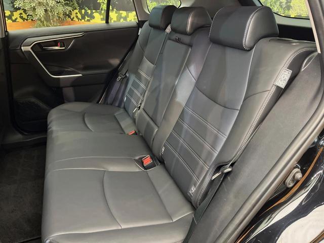 ＲＡＶ４ ハイブリッドＧ　４ＷＤ　寒冷地仕様　全周囲カメラ　９型ディスプレイオーディオ　衝突被害軽減システム　レーダークルーズ　禁煙車　電動リアゲート　前席シートエアコン　ブラインドスポットモニター　コーナーセンサー（38枚目）