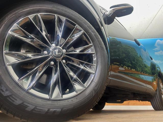 【純正１８インチアルミホイール】外観にマッチした純正アルミホイールを装着しております。各種社外アルミホイールや、スタッドレスタイヤも取扱いしております。是非ご相談ください♪