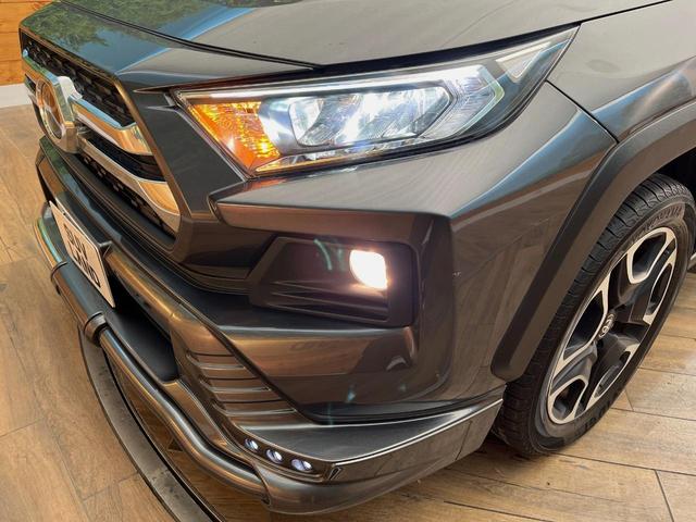 ＲＡＶ４ アドベンチャー　４ＷＤ　ＪＡＯＳエアロ　純正ＳＤナビ　衝突軽減装置　レーダークルーズコントロール　パワーシート　バックカメラ　ＥＴＣ　ＬＥＤヘッドライト　Ｂｌｕｅｔｏｏｔｈ　純正１９インチアルミ（12枚目）