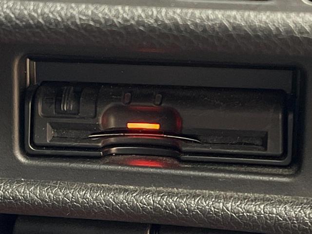 エクストレイル ２０Ｘ　４ＷＤ　フリップダウンモニター　パワーバックドア　シートヒーター　ＬＥＤヘッドライト　純正ナビ　禁煙車　バックカメラ　左右独立オートエアコン　ＥＴＣ　フルセグ　オートライト　ＣＤ／ＤＶＤ（9枚目）