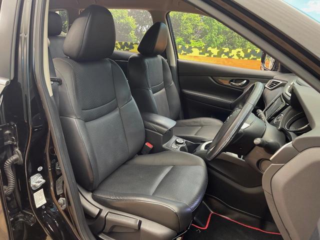 エクストレイル ２０Ｘ　４ＷＤ　フリップダウンモニター　パワーバックドア　シートヒーター　ＬＥＤヘッドライト　純正ナビ　禁煙車　バックカメラ　左右独立オートエアコン　ＥＴＣ　フルセグ　オートライト　ＣＤ／ＤＶＤ（10枚目）