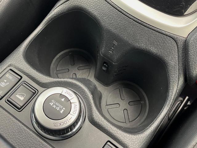 エクストレイル ２０Ｘ　４ＷＤ　フリップダウンモニター　パワーバックドア　シートヒーター　ＬＥＤヘッドライト　純正ナビ　禁煙車　バックカメラ　左右独立オートエアコン　ＥＴＣ　フルセグ　オートライト　ＣＤ／ＤＶＤ（41枚目）