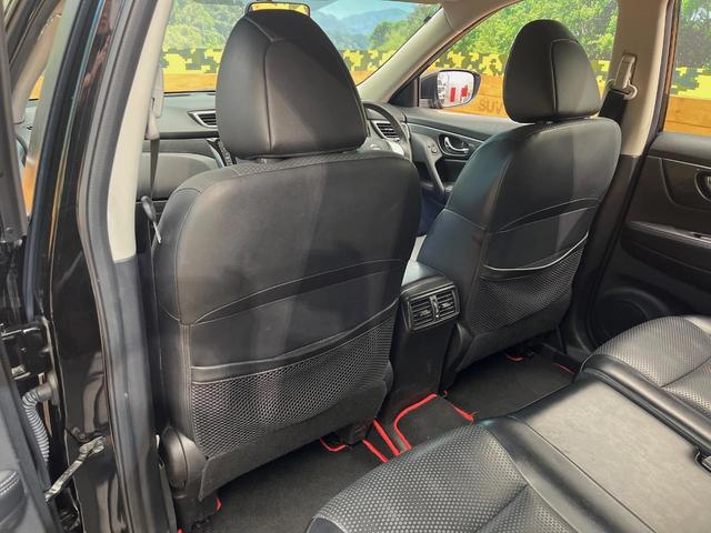 エクストレイル ２０Ｘ　４ＷＤ　フリップダウンモニター　パワーバックドア　シートヒーター　ＬＥＤヘッドライト　純正ナビ　禁煙車　バックカメラ　左右独立オートエアコン　ＥＴＣ　フルセグ　オートライト　ＣＤ／ＤＶＤ（49枚目）