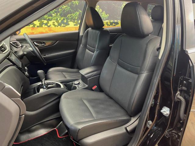 エクストレイル ２０Ｘ　４ＷＤ　フリップダウンモニター　パワーバックドア　シートヒーター　ＬＥＤヘッドライト　純正ナビ　禁煙車　バックカメラ　左右独立オートエアコン　ＥＴＣ　フルセグ　オートライト　ＣＤ／ＤＶＤ（50枚目）