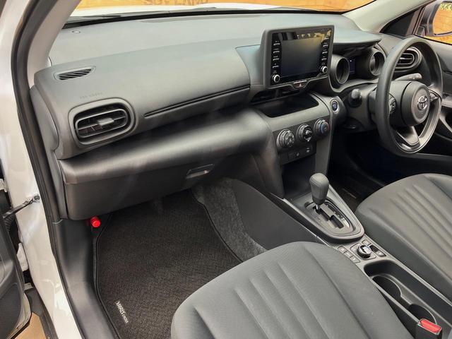 ヤリスクロス X 4WD ディスプレイオーディオ バックカメラ レーダークルーズコントロール セーフティセンス 電動パーキングブレーキ オートマチックハイビーム マルチテレインセレクト スマートキー ダウンヒルアシスト(27枚目)