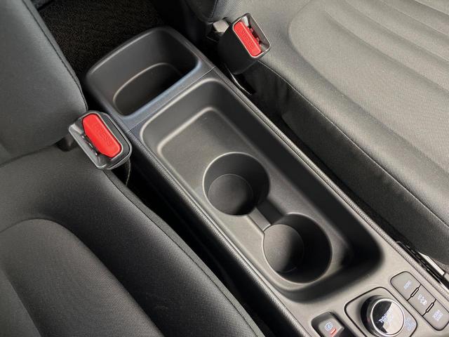 ヤリスクロス X 4WD ディスプレイオーディオ バックカメラ レーダークルーズコントロール セーフティセンス 電動パーキングブレーキ オートマチックハイビーム マルチテレインセレクト スマートキー ダウンヒルアシスト(52枚目)