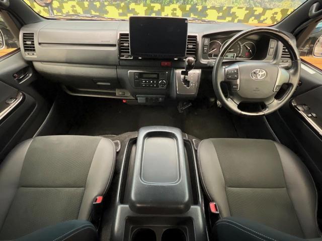 ハイエースバン スーパーＧＬ　ダークプライムＩＩ　ディーゼル　４ＷＤ　ＢＩＧ－Ｘ１１インチナビ　両側電動スライドドア　禁煙車　バックカメラ　衝突軽減システム　スマートキー　ＬＥＤヘッド　ＥＴＣ　車線逸脱警報　オートハイビーム　オートエアコン（2枚目）