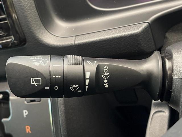 ハイエースバン スーパーＧＬ　ダークプライムＩＩ　ディーゼル　４ＷＤ　ＢＩＧ－Ｘ１１インチナビ　両側電動スライドドア　禁煙車　バックカメラ　衝突軽減システム　スマートキー　ＬＥＤヘッド　ＥＴＣ　車線逸脱警報　オートハイビーム　オートエアコン（28枚目）