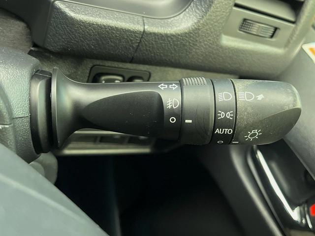 ハイエースバン スーパーＧＬ　ダークプライムＩＩ　ディーゼル　４ＷＤ　ＢＩＧ－Ｘ１１インチナビ　両側電動スライドドア　禁煙車　バックカメラ　衝突軽減システム　スマートキー　ＬＥＤヘッド　ＥＴＣ　車線逸脱警報　オートハイビーム　オートエアコン（29枚目）