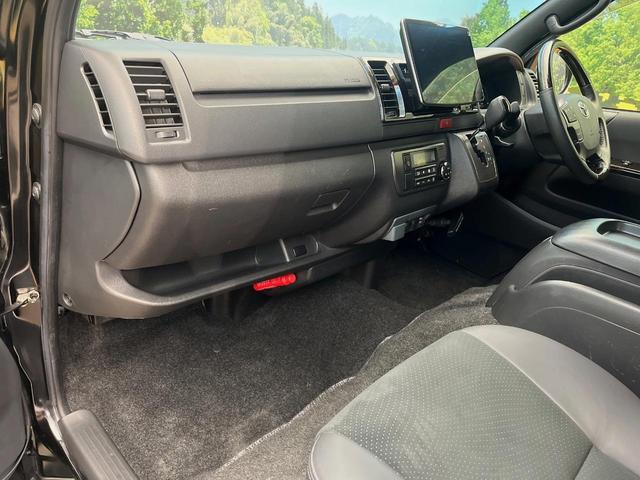 ハイエースバン スーパーＧＬ　ダークプライムＩＩ　ディーゼル　４ＷＤ　ＢＩＧ－Ｘ１１インチナビ　両側電動スライドドア　禁煙車　バックカメラ　衝突軽減システム　スマートキー　ＬＥＤヘッド　ＥＴＣ　車線逸脱警報　オートハイビーム　オートエアコン（32枚目）