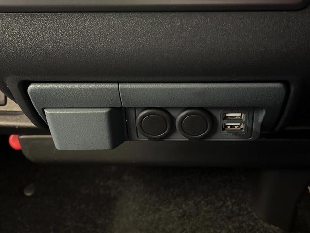ハイエースバン スーパーＧＬ　ダークプライムＩＩ　ディーゼル　４ＷＤ　ＢＩＧ－Ｘ１１インチナビ　両側電動スライドドア　禁煙車　バックカメラ　衝突軽減システム　スマートキー　ＬＥＤヘッド　ＥＴＣ　車線逸脱警報　オートハイビーム　オートエアコン（48枚目）