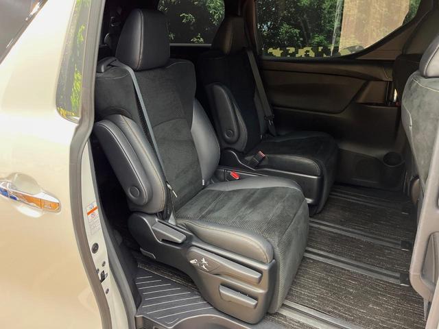 アルファード 2.5S タイプゴールド 4WD 後席モニター 寒冷地仕様 ナビ機能付きディスプレイオーディオ DVD再生 禁煙車 両側電動スライドドア AC100V電源 バックカメラ セーフティセンス レーダークルーズ 電動リアゲート(10枚目)